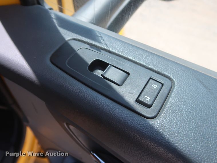 image for item HA9116 2016 Peterbilt 579  semi truck