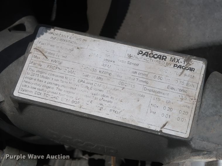 image for item HA9116 2016 Peterbilt 579  semi truck