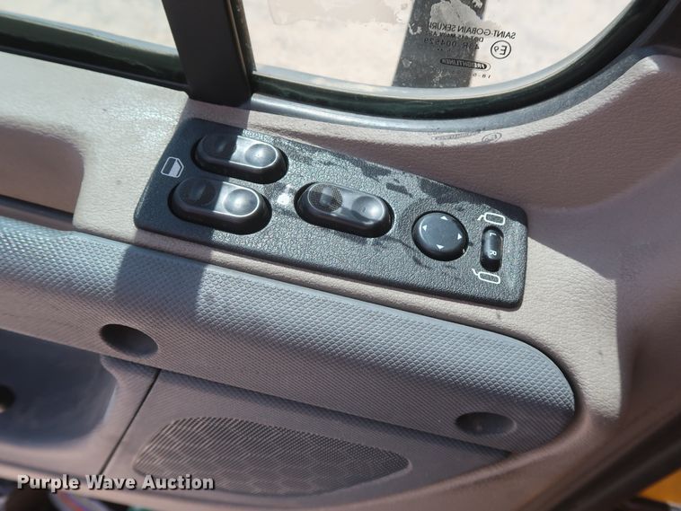 image for item HA9117 2017 Freightliner Cascadia 125  semi truck