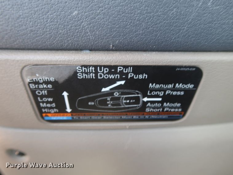 image for item HA9117 2017 Freightliner Cascadia 125  semi truck