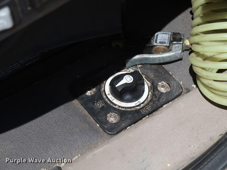 image for item HA9117 2017 Freightliner Cascadia 125  semi truck