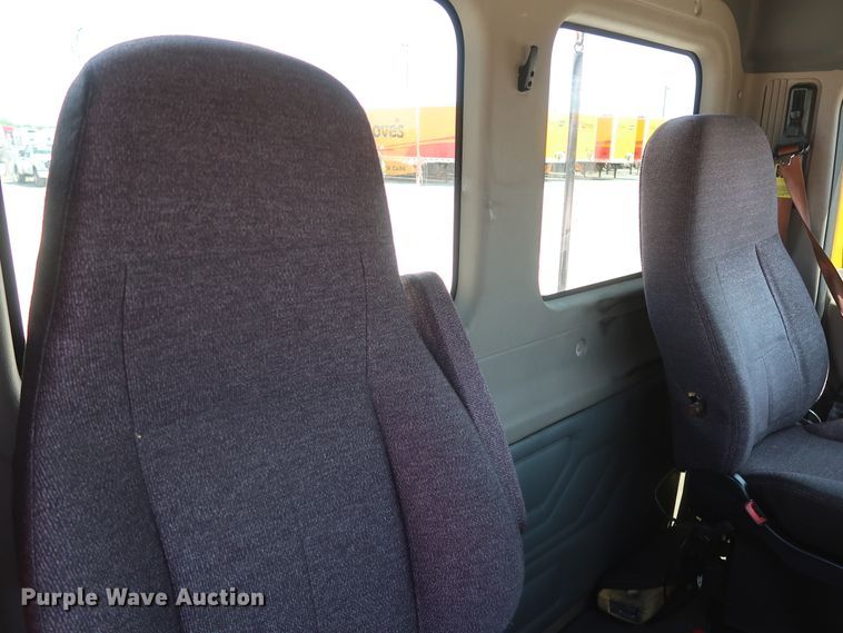 image for item HA9117 2017 Freightliner Cascadia 125  semi truck