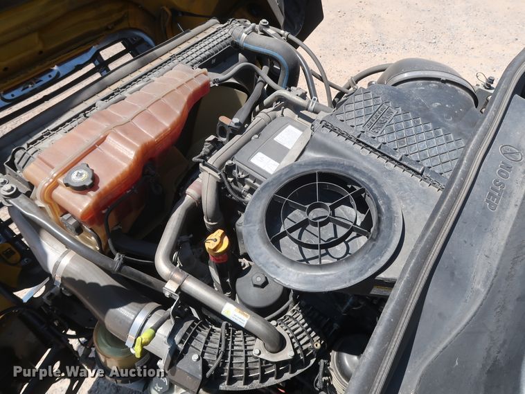 image for item HA9117 2017 Freightliner Cascadia 125  semi truck