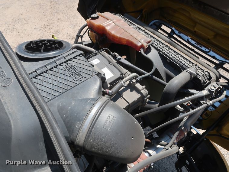 image for item HA9117 2017 Freightliner Cascadia 125  semi truck