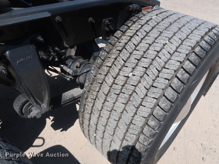 image for item HA9117 2017 Freightliner Cascadia 125  semi truck