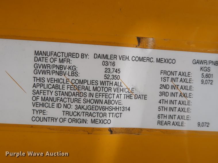 image for item HA9117 2017 Freightliner Cascadia 125  semi truck