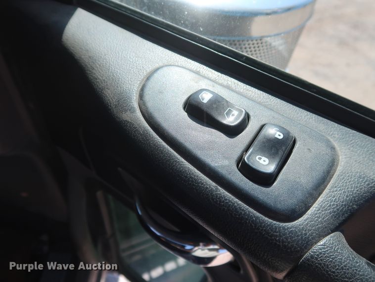 image for item HA9118 2015 Peterbilt 388  semi truck