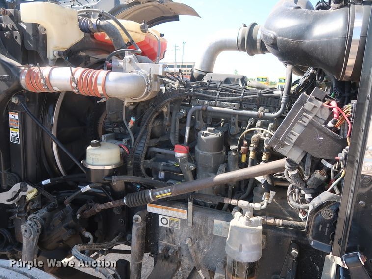 image for item HA9118 2015 Peterbilt 388  semi truck