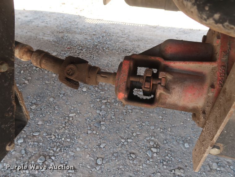 image for item HA9118 2015 Peterbilt 388  semi truck