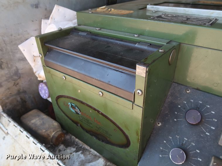 image for item HA9118 2015 Peterbilt 388  semi truck