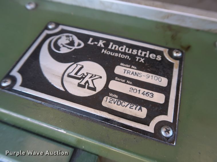 image for item HA9118 2015 Peterbilt 388  semi truck