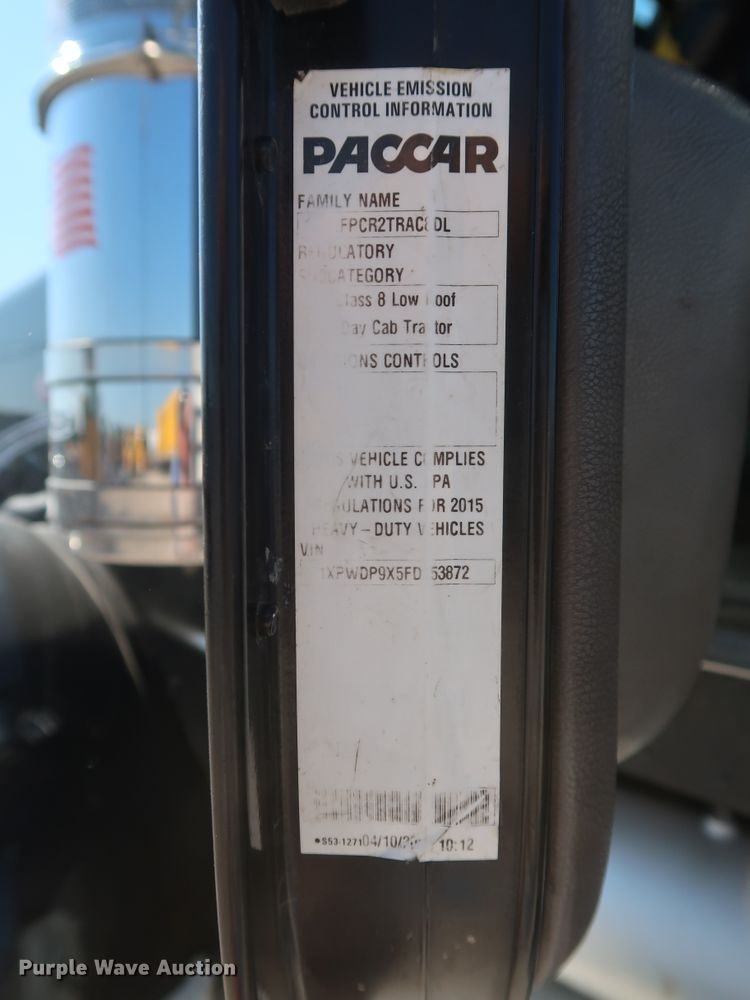 image for item HA9118 2015 Peterbilt 388  semi truck