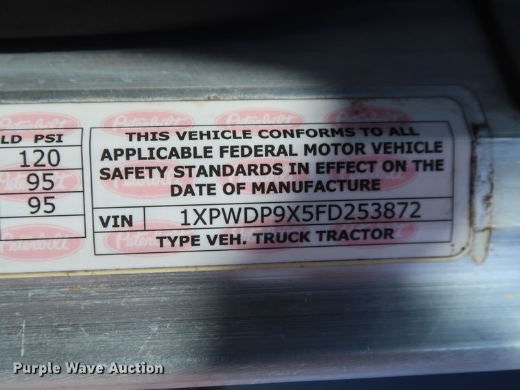 image for item HA9118 2015 Peterbilt 388  semi truck