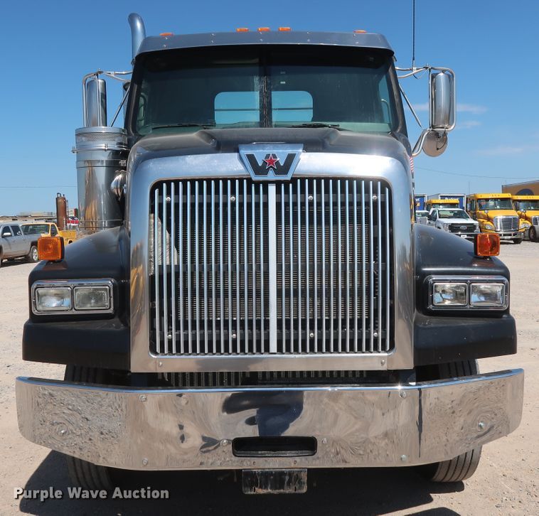 image for item HA9119 2014 Western Star 4900SB  semi truck