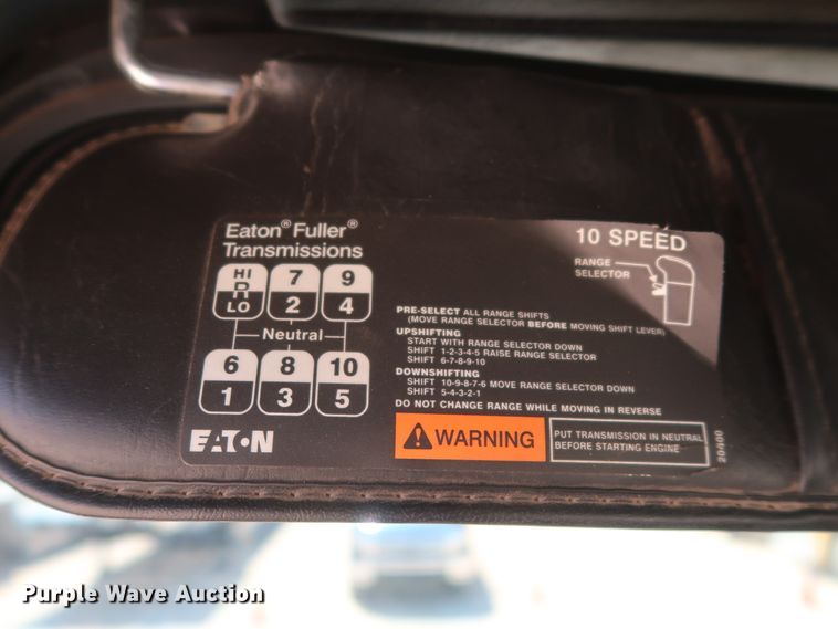 image for item HA9119 2014 Western Star 4900SB  semi truck