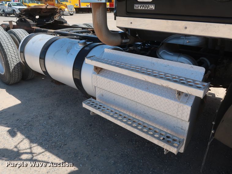 image for item HA9119 2014 Western Star 4900SB  semi truck