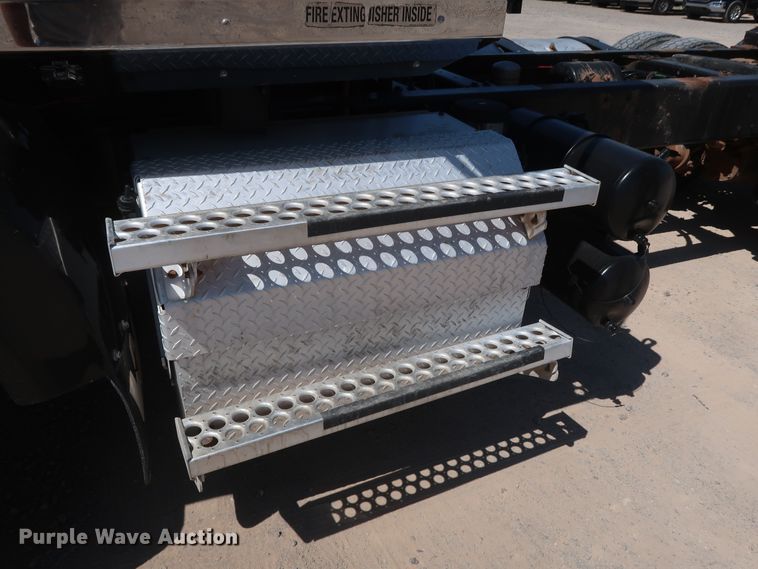 image for item HA9119 2014 Western Star 4900SB  semi truck