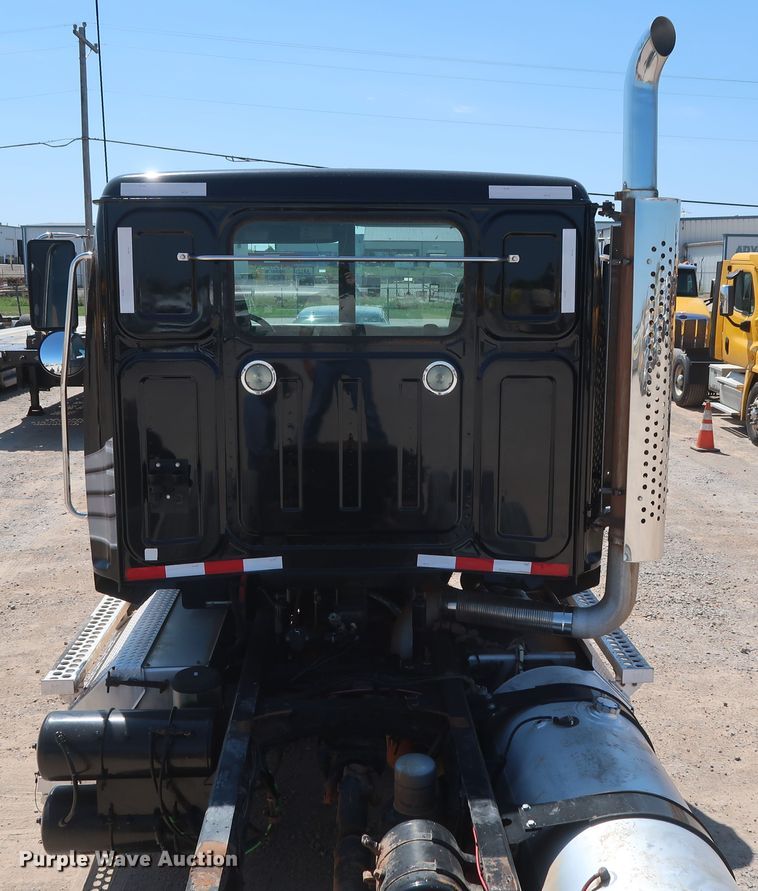 image for item HA9119 2014 Western Star 4900SB  semi truck