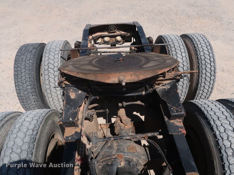 image for item HA9119 2014 Western Star 4900SB  semi truck