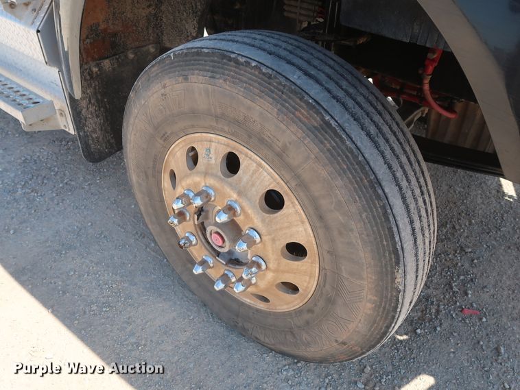 image for item HA9119 2014 Western Star 4900SB  semi truck