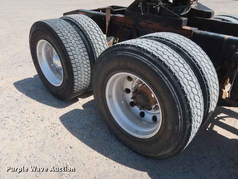 image for item HA9119 2014 Western Star 4900SB  semi truck