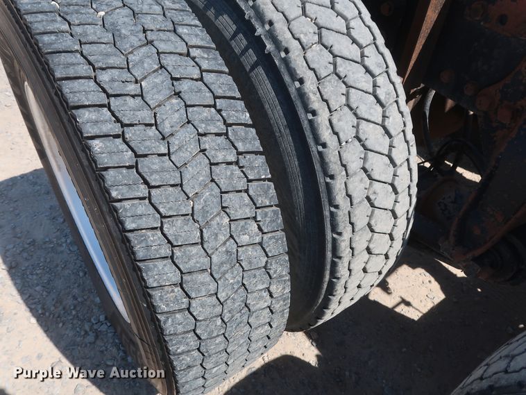 image for item HA9119 2014 Western Star 4900SB  semi truck