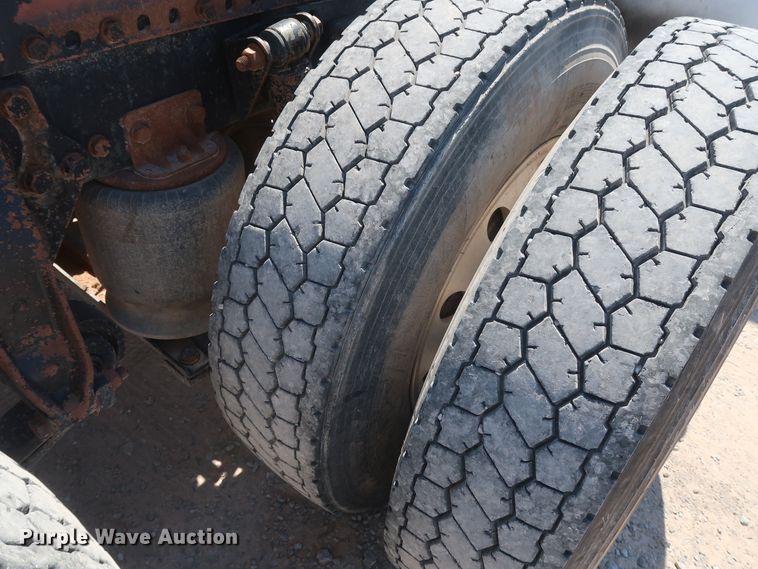 image for item HA9119 2014 Western Star 4900SB  semi truck