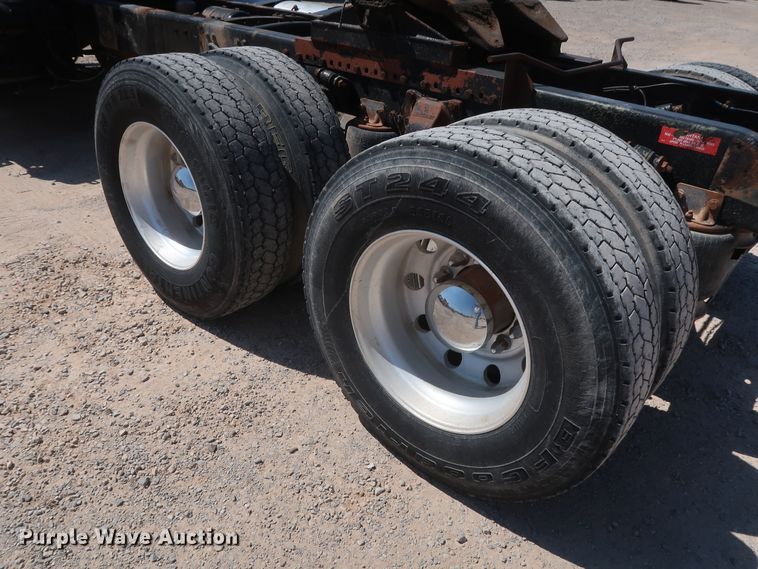 image for item HA9119 2014 Western Star 4900SB  semi truck