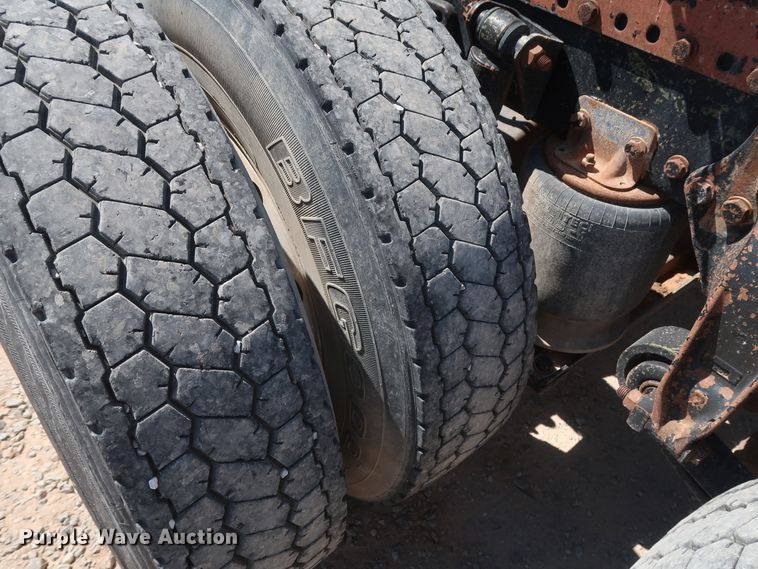 image for item HA9119 2014 Western Star 4900SB  semi truck