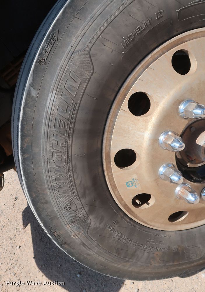 image for item HA9119 2014 Western Star 4900SB  semi truck