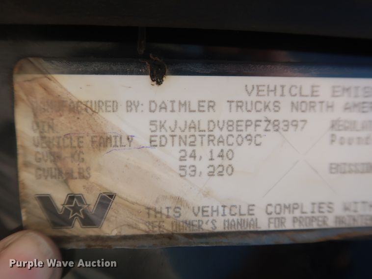 image for item HA9119 2014 Western Star 4900SB  semi truck