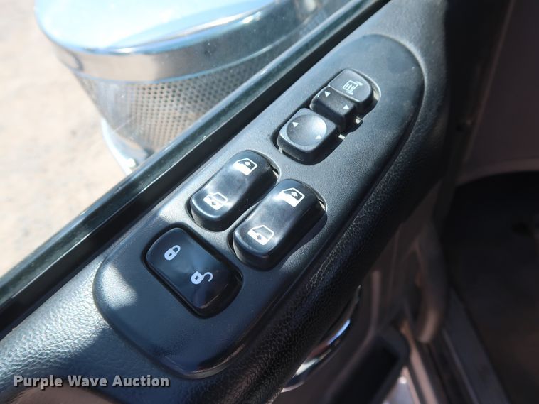 image for item HA9120 2015 Peterbilt 388  semi truck