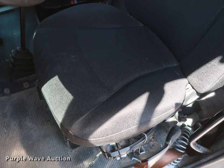 image for item HA9120 2015 Peterbilt 388  semi truck