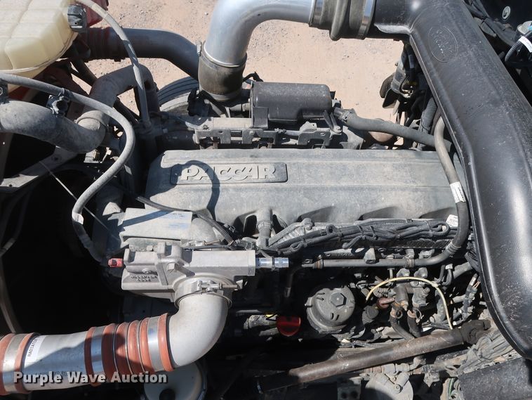 image for item HA9120 2015 Peterbilt 388  semi truck