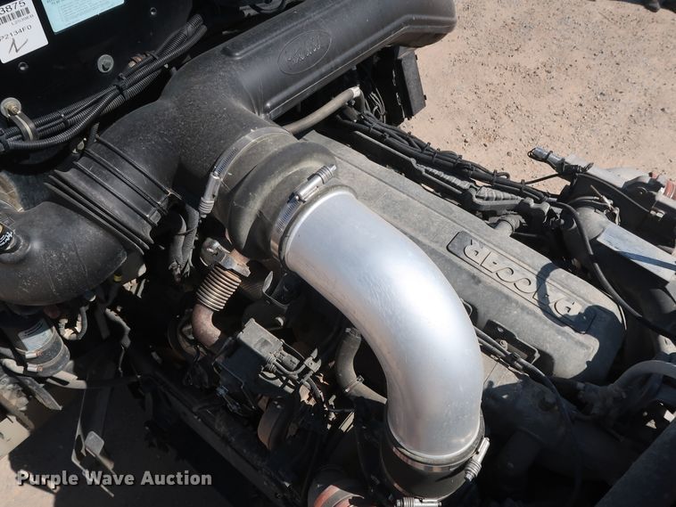 image for item HA9120 2015 Peterbilt 388  semi truck