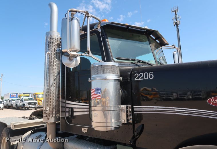 image for item HA9120 2015 Peterbilt 388  semi truck