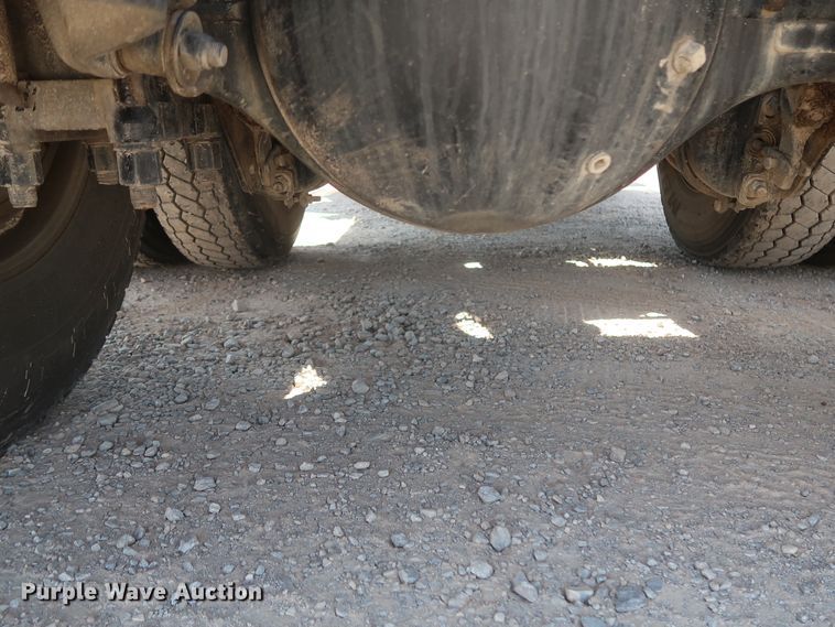 image for item HA9120 2015 Peterbilt 388  semi truck