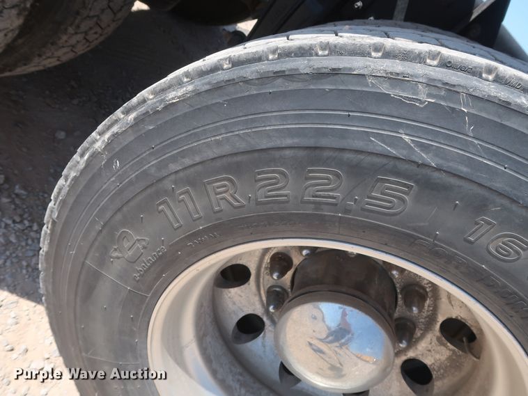 image for item HA9120 2015 Peterbilt 388  semi truck