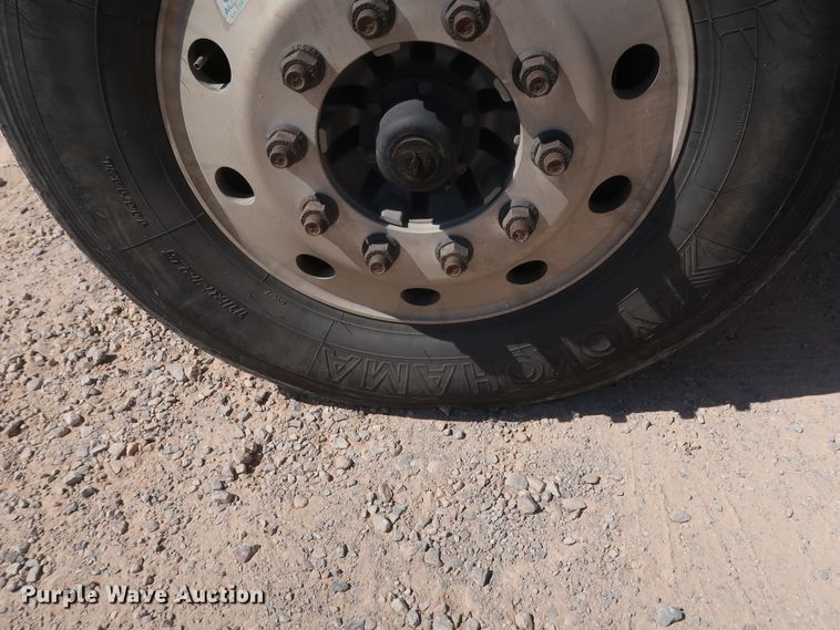 image for item HA9120 2015 Peterbilt 388  semi truck