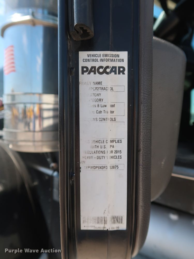 image for item HA9120 2015 Peterbilt 388  semi truck