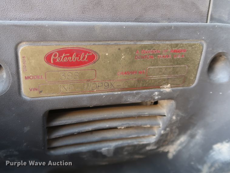 image for item HA9120 2015 Peterbilt 388  semi truck
