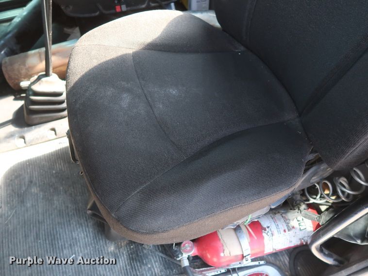 image for item HA9121 2015 Peterbilt 388  semi truck