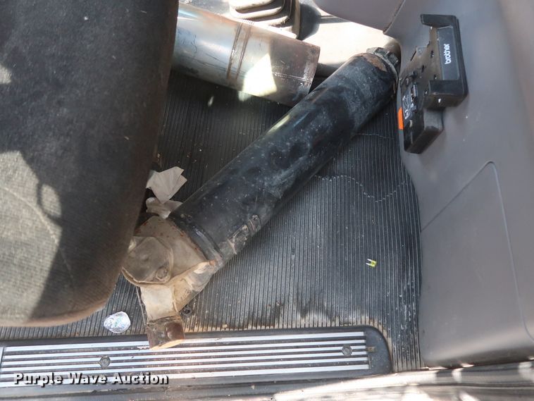 image for item HA9121 2015 Peterbilt 388  semi truck