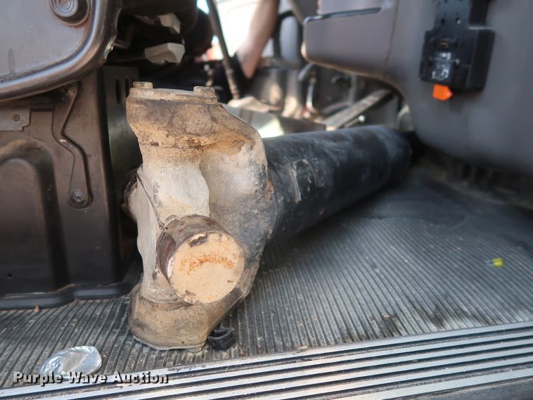 image for item HA9121 2015 Peterbilt 388  semi truck