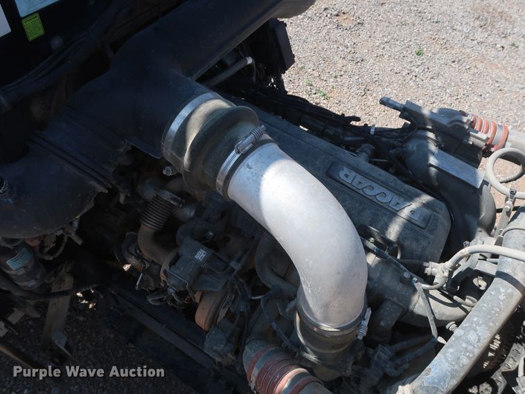 image for item HA9121 2015 Peterbilt 388  semi truck