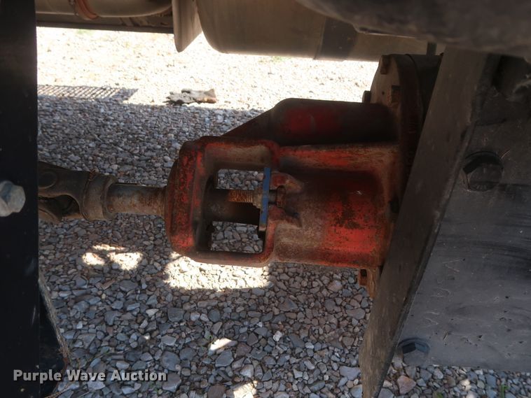 image for item HA9121 2015 Peterbilt 388  semi truck