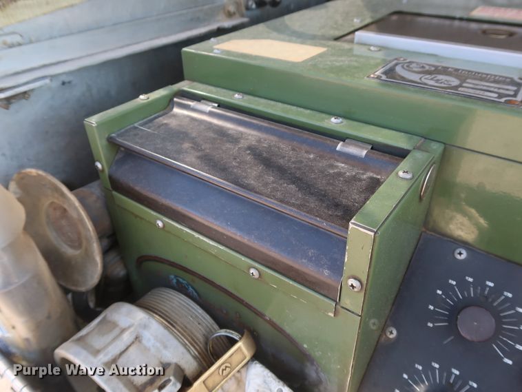 image for item HA9121 2015 Peterbilt 388  semi truck