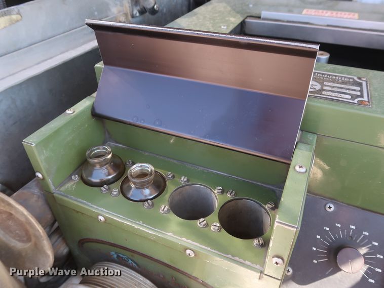 image for item HA9121 2015 Peterbilt 388  semi truck