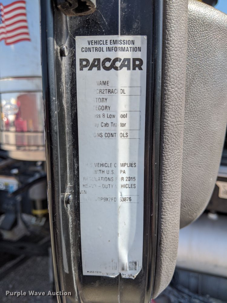 image for item HA9121 2015 Peterbilt 388  semi truck