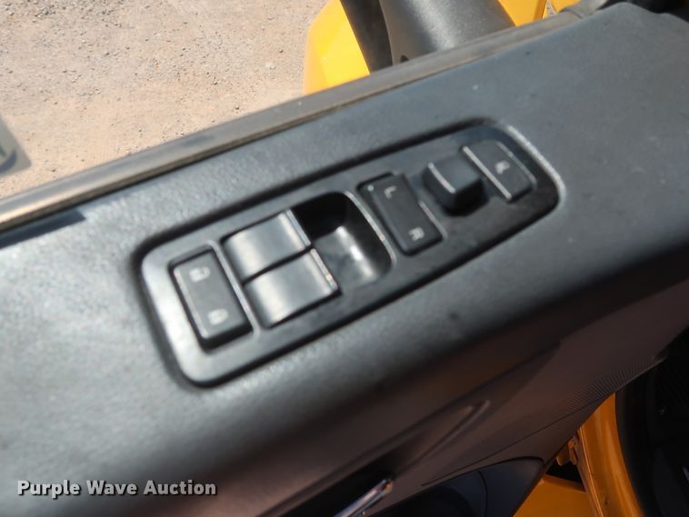 image for item HA9122 2017 Peterbilt 579  semi truck